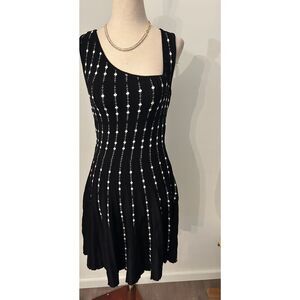BCBGMAXAZRIA SLEEVELESS DRESS BLACK COMB SzL DOTTED STRIPED SLEEVELESS FIT & fla